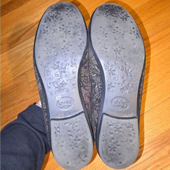 SAS Black Embossed Leather Flats Womens Size 8.5M - Picture 6 of 7